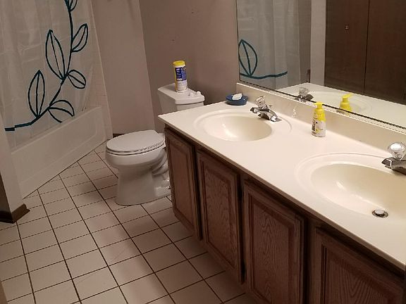 3rd image of 2328 College Green Dr