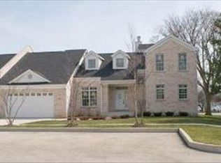 2575 Prairie View Ct, Westchester, IL 60154