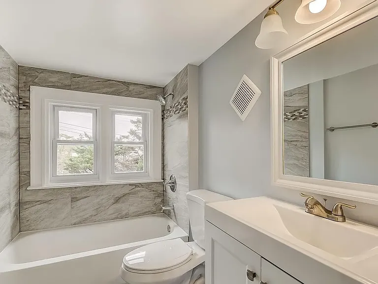 4813 Crowson Ave — Photo 5