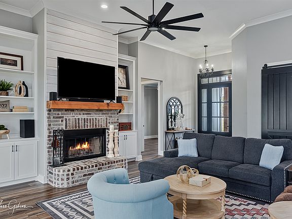 4th image of 1827 Gravel Point Rd