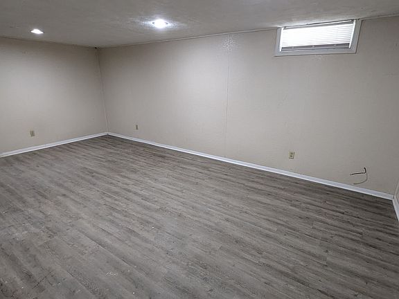 4th image of 121 N 36th St APT 3