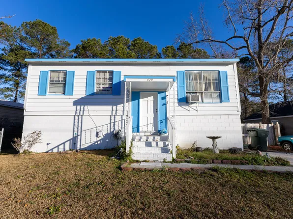 429 Robin Dr, Goose Creek, SC 29445