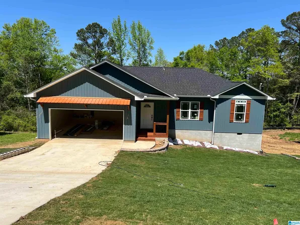 711 Kingview Dr, Oxford, AL 36203