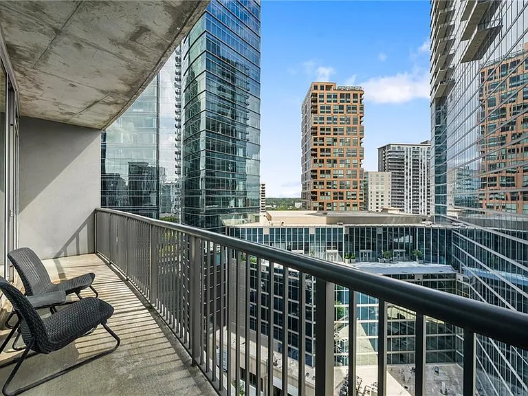 1080 Peachtree St NE #1306 — Photo 12