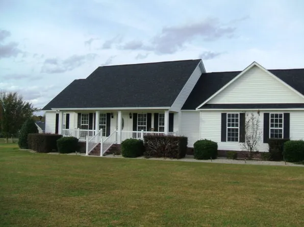 192 China Berry Ln, Moultrie, GA 31788