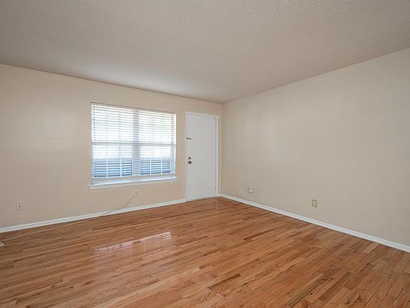 4th image of 702 Patton Chapel Way #702