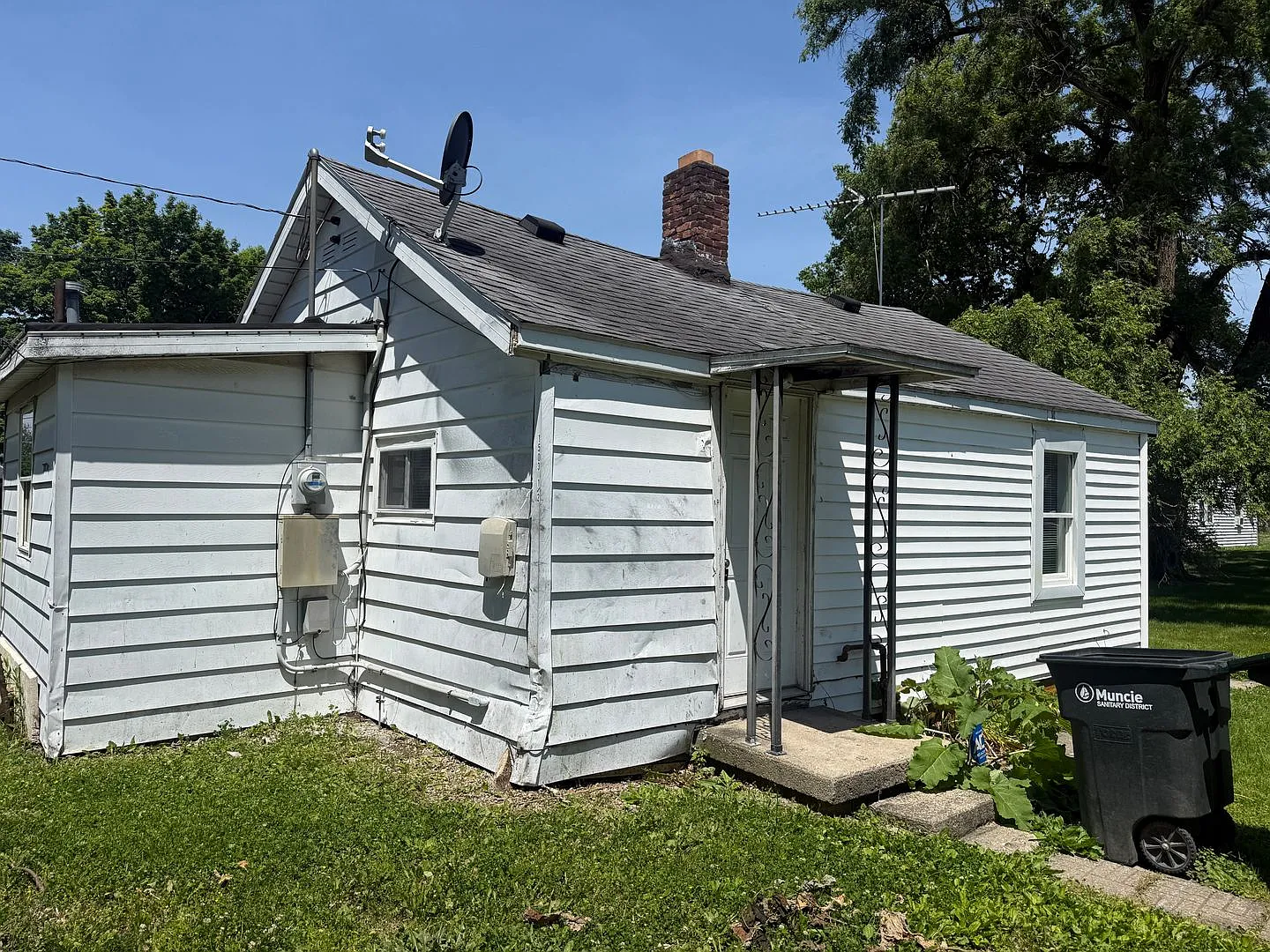 1503 W 16th St — Photo 1