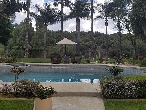 3rd image of 6420 San Onofre Dr