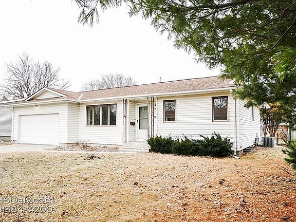 2nd image of 807 Sun Valley Dr