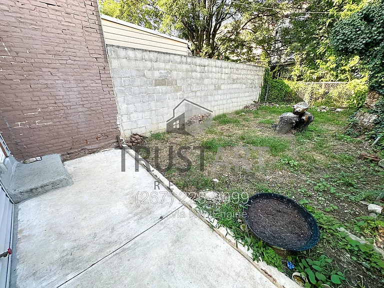 1867 E Wensley St — Photo 20