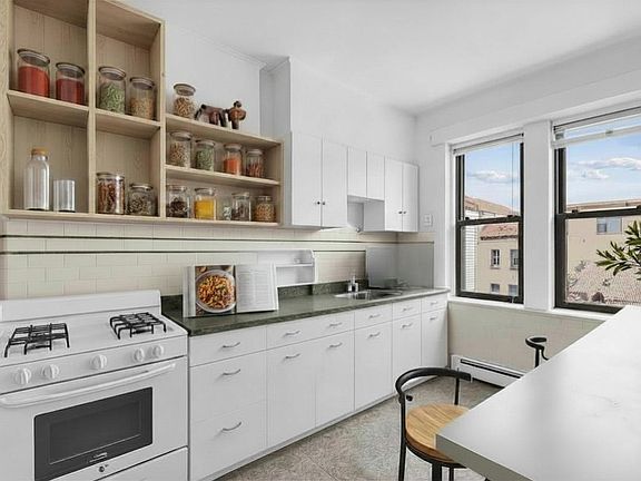 4th image of 414 2nd St #3