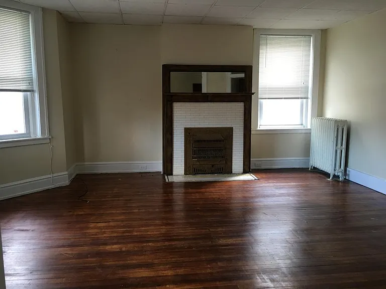 37 N Bryant Ave #3 — Photo 2