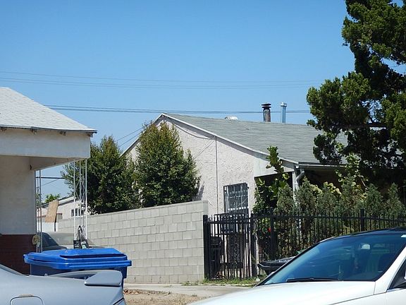 3rd image of 12535 Victory Blvd