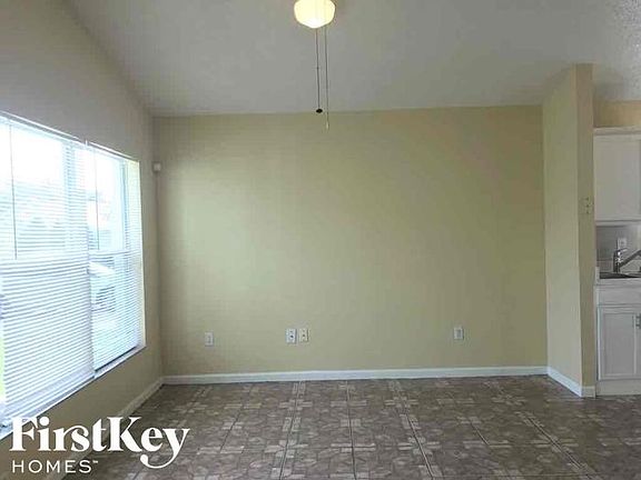3rd image of 3424 Dartford Dr