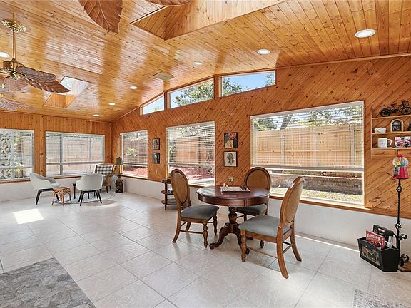 2nd image of 809 BIG BUCK CIRCLE