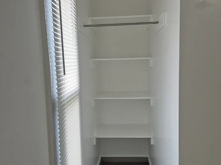 569 E Whittier St — Photo 13