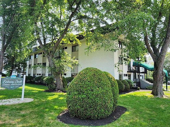 2nd image of 467 High St Unit 4