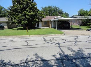 716 Thompson Dr, Saginaw, TX 76179