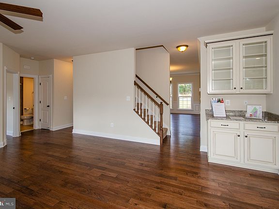 5th image of 4 Jacobs Hill Ct