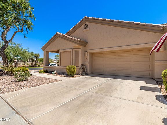 3rd image of 1547 E Earl Dr