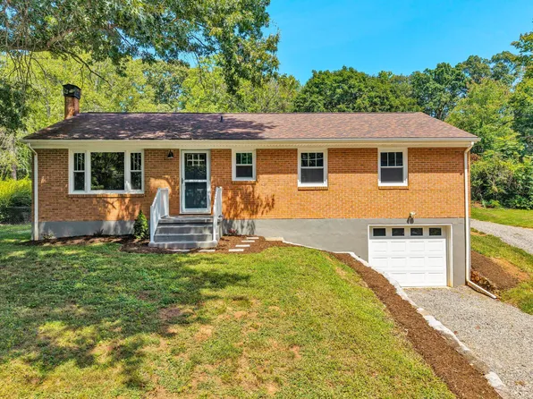 371 Little Mountain Dr, Rocky Mount, VA 24151