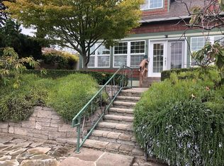 1308 6th St, Anacortes, WA 98221