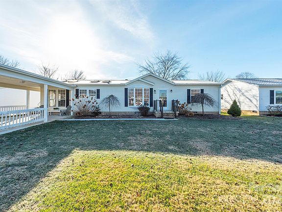 2nd image of 428 Riverwind Dr