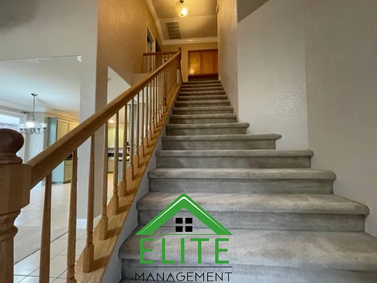 2128 Horseshoe Glen Cir — Photo 12