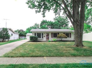 616 Greenfield Dr, Maumee, OH 43537