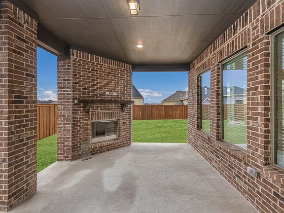 2nd image of 8216 Pecan Oak Dr