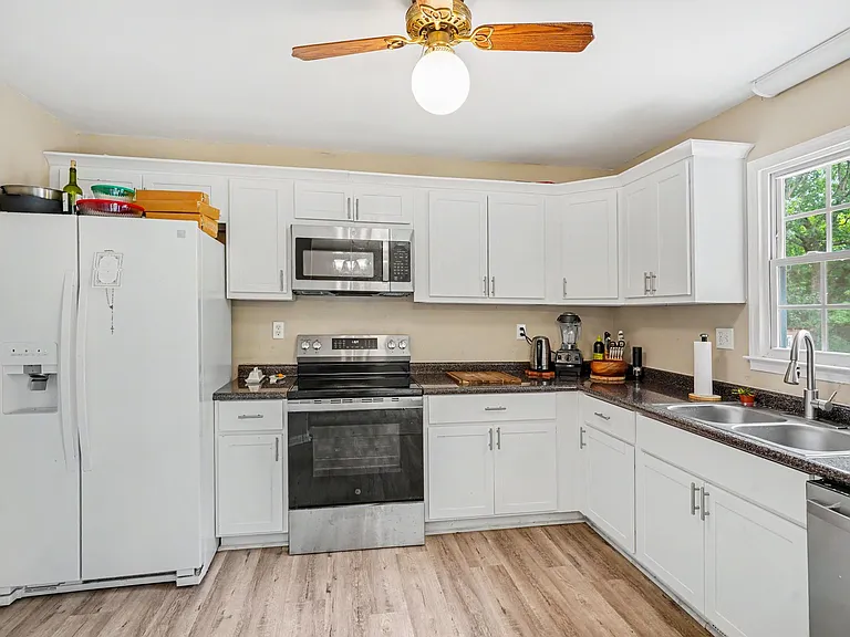 605 Sawmill Rd — Photo 6