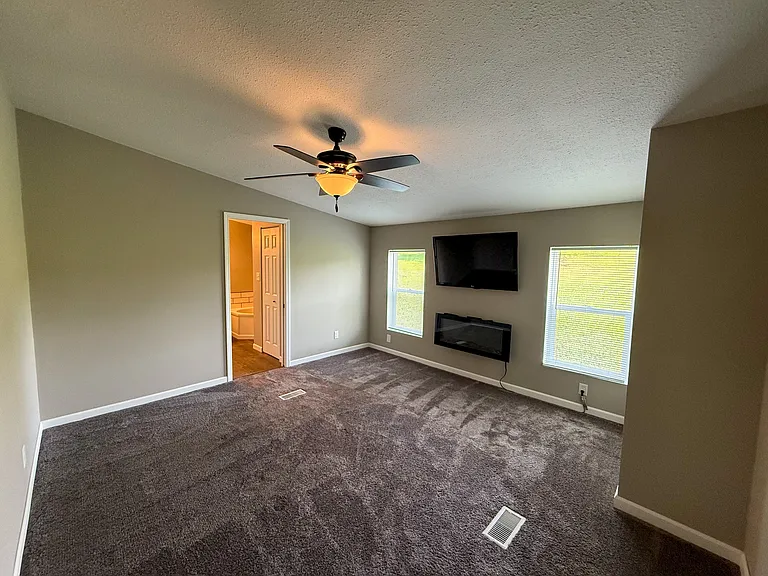 5693 E US Highway 40 — Photo 16