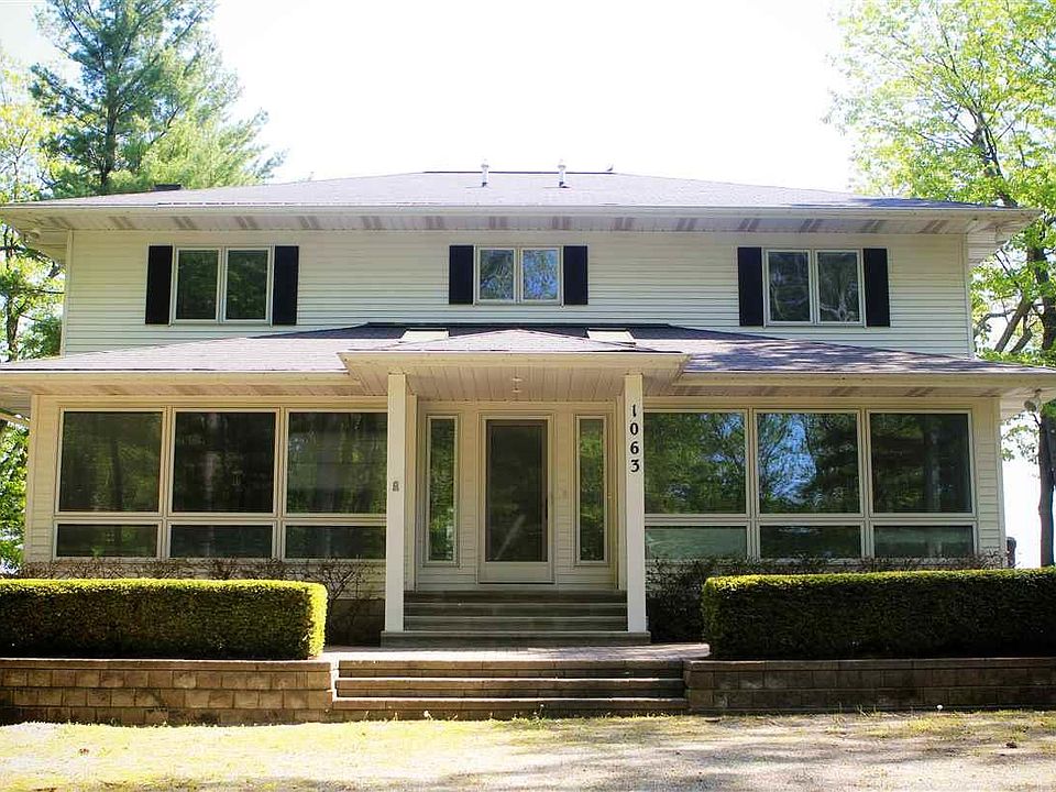 1st image of 1063 S Lake Ave