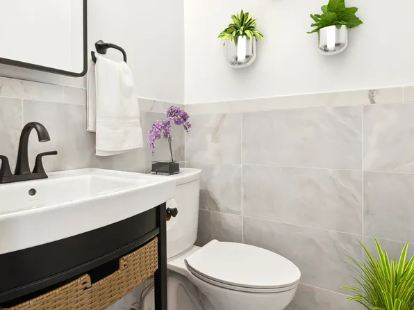 1991 Broadway image 12 of 14