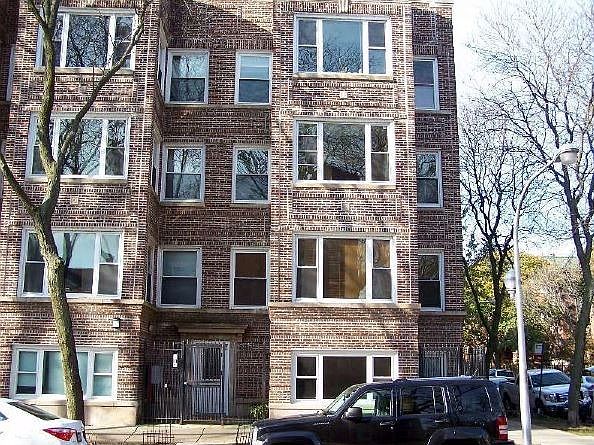 1st image of 7656 N Greenview Ave Unit 1