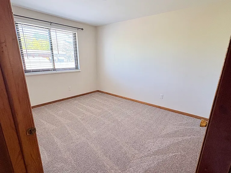 231 Greenmeadow Dr — Photo 14