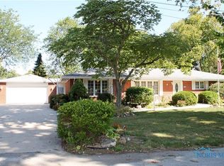 4 Arlington Ct, Bowling Green, OH 43402