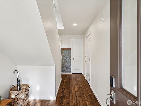 3rd image of 2122 NW Boulder Way Drive