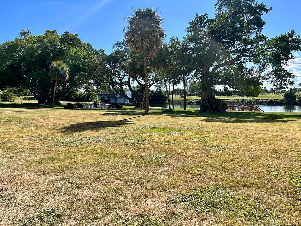 2nd image of 308 Golfview Road #104