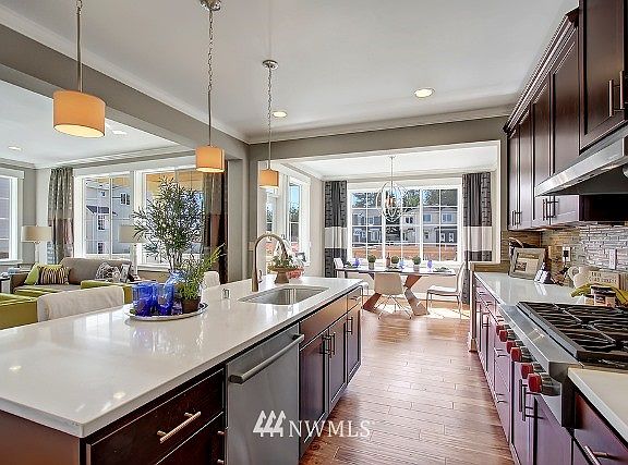 4th image of 3051 W Briarcliff Lane