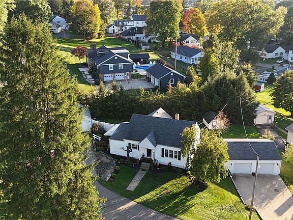 5th image of 795 Concord Pl