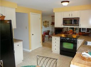 1014 Piney Ridge Dr, South Park, PA 15129