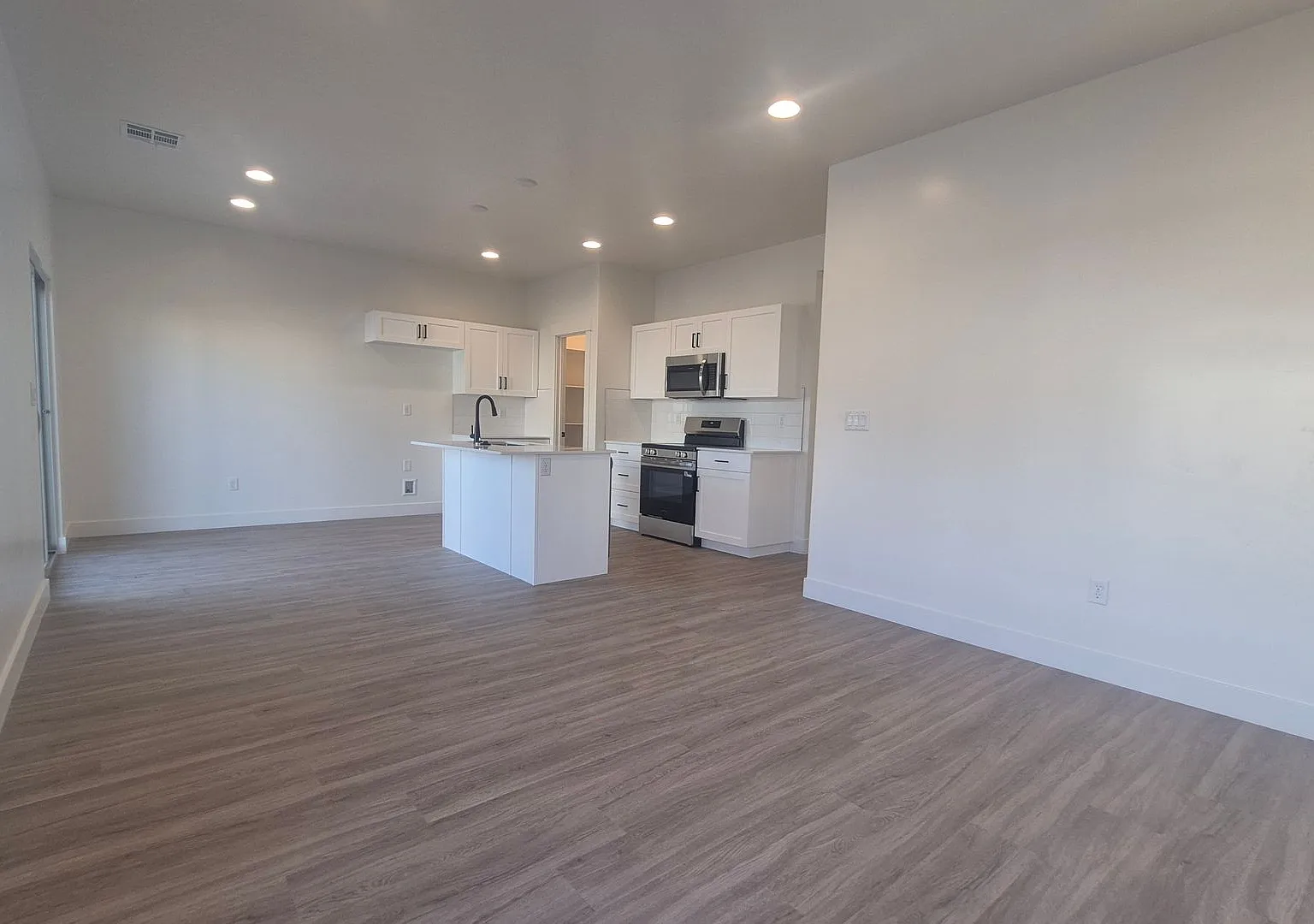 Spacious Townhome for Rent Southern St. George Location! — Photo 2