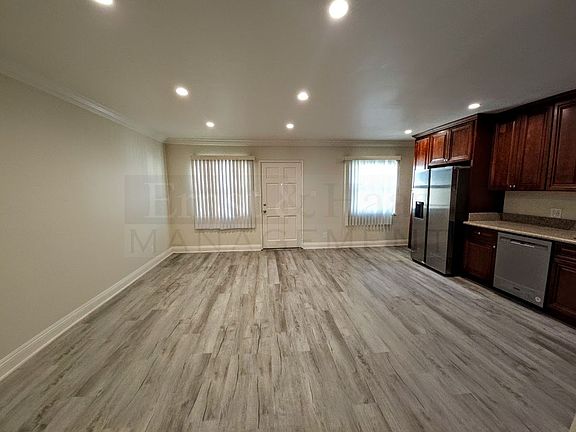 5th image of 4240 N Lakewood Blvd APT 7