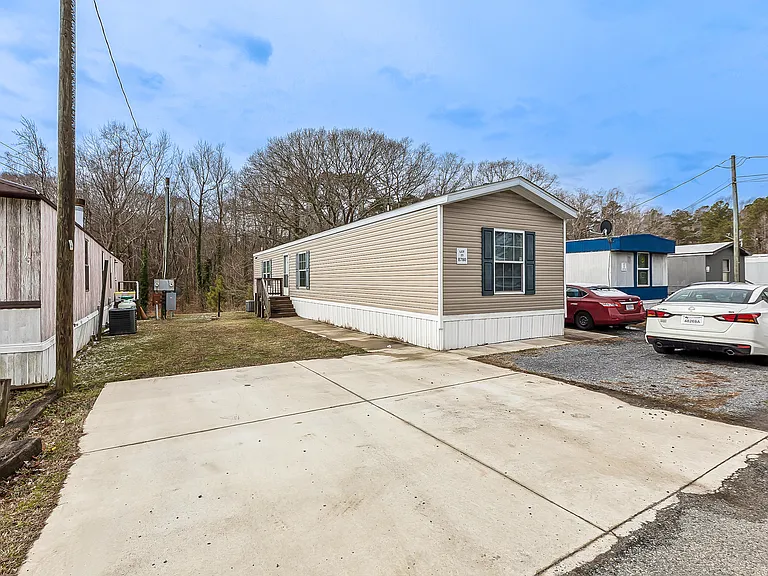 8780 Smithfield Apts Ln #23 — Photo 2