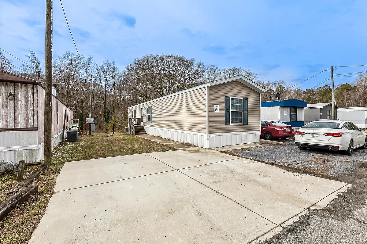 Building Photo - 8780 Smithfield Apts Ln #23