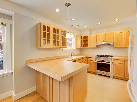 4th image of 1427 N 47th St