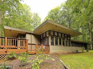 611 Utterback Store Rd, Great Falls, VA 22066