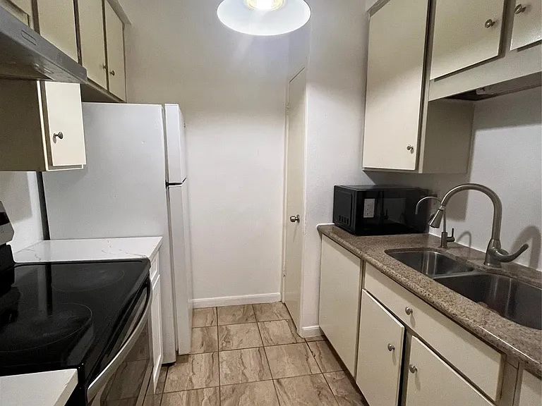 10047 Westpark Dr #77 — Photo 1