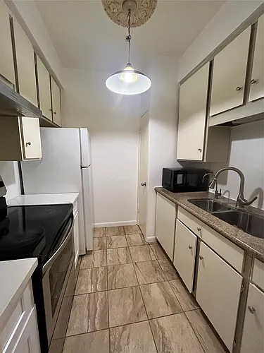 10047 Westpark Dr Photo 1